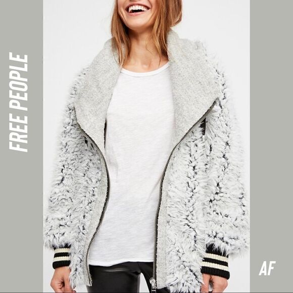 FREE
PEOPLE FLUFFY DOLMAN JACKET NEW XS/S - Picture 10 of 11